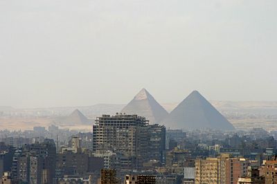 Le Caire, avec les pyramides en arrière-plan